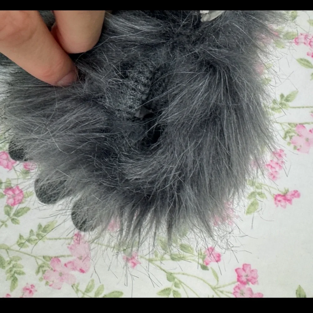 NEW Icing‎ Grey Fur Mittens